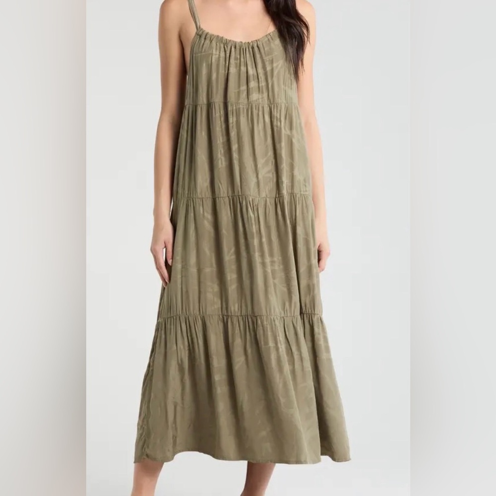 Maven Leaf Print Maxi Dress